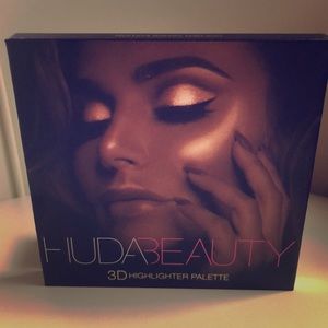 HudaBeauty 3D Highlighter Palette
